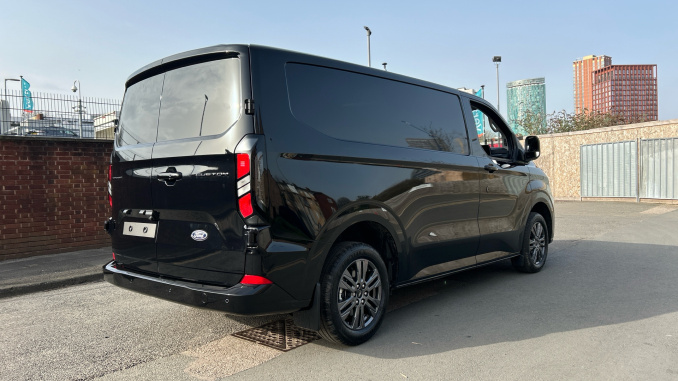 Ford Transit Custom 320 L1 Diesel Fwd 2.0 EcoBlue 136ps H1 Van Limited - Image 10